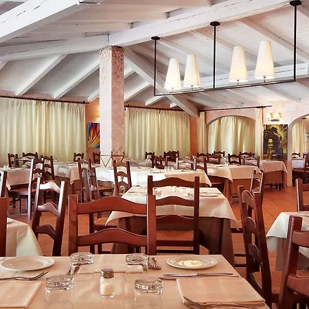 Готель Colonna Country Club 4*