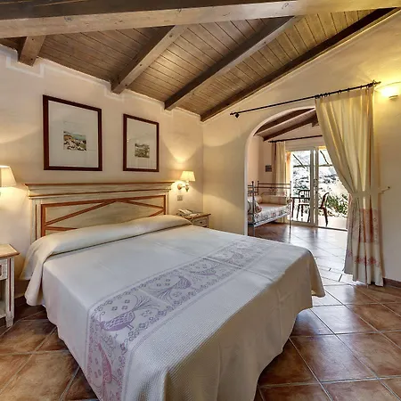 Colonna Country Club Hotell 4*