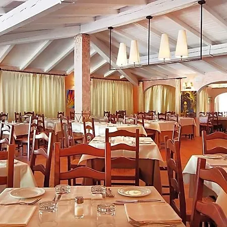 Colonna Country Club Отель