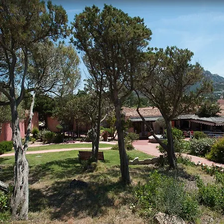 Colonna Country Club מלון פורטו צ'רבו